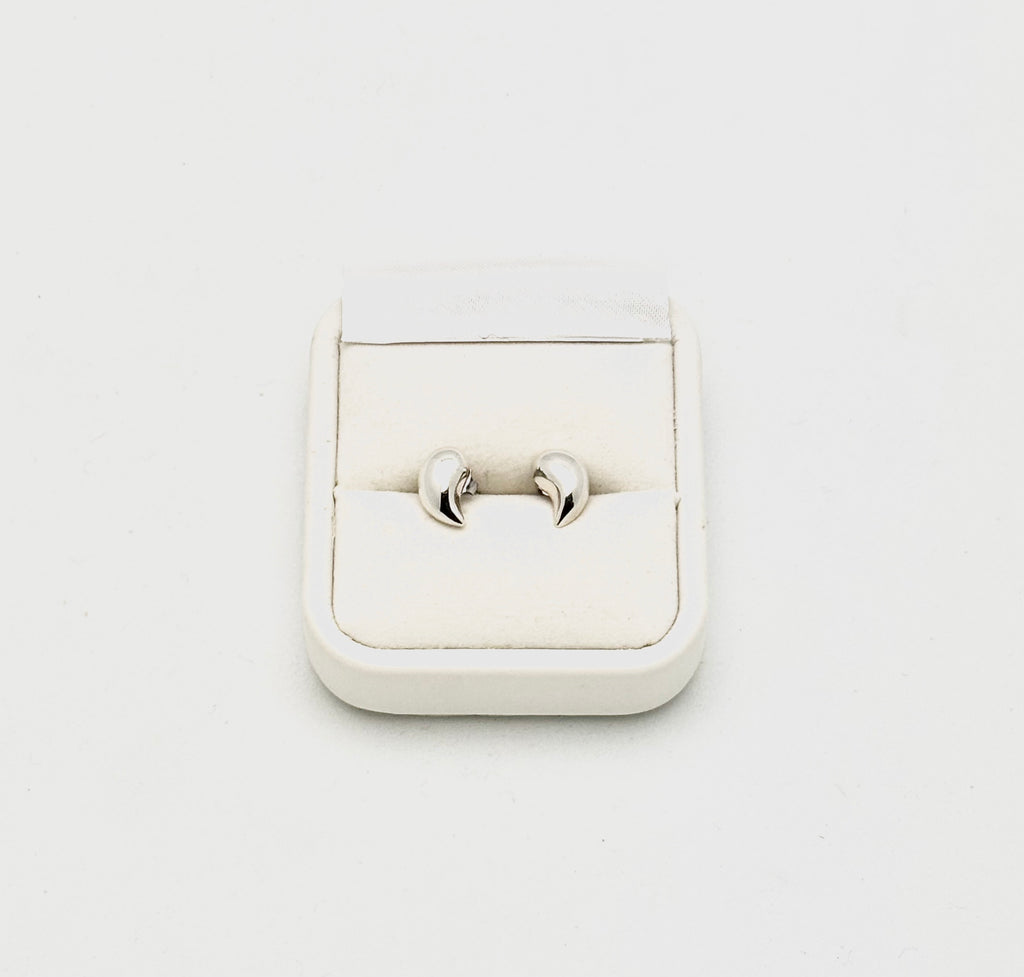 Comma Stud Earrings